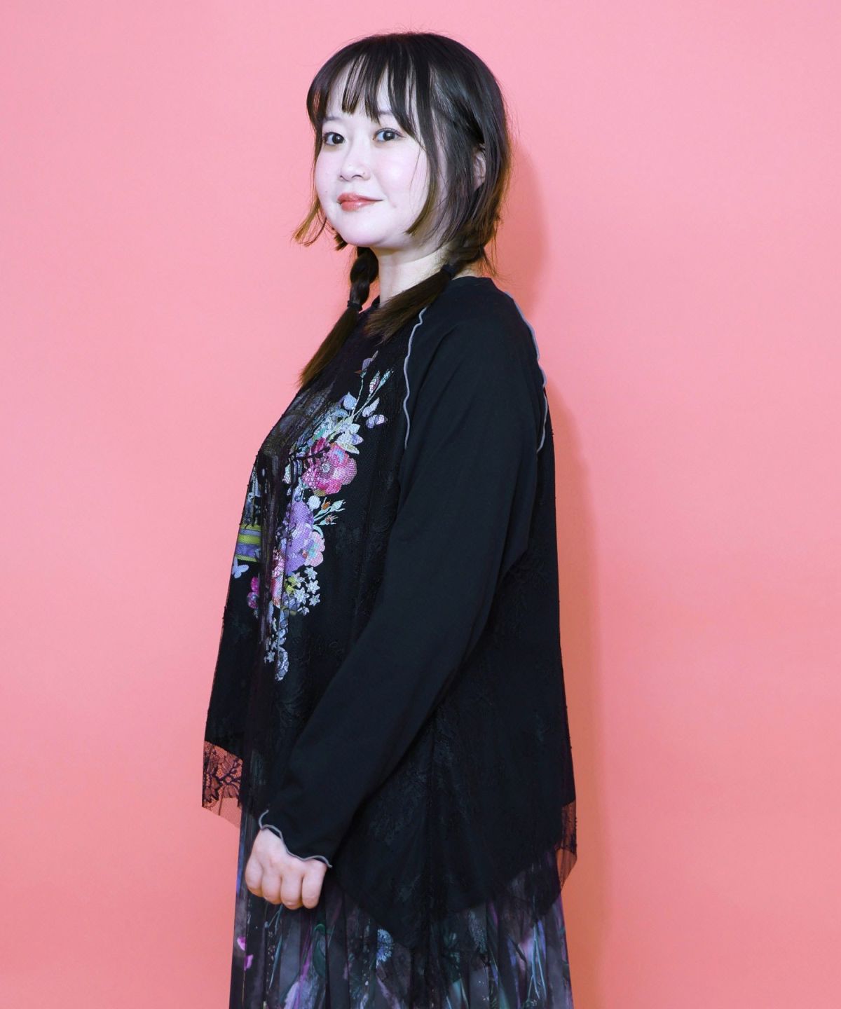 花とメリーゴーランド柄レース重ねロンT-3