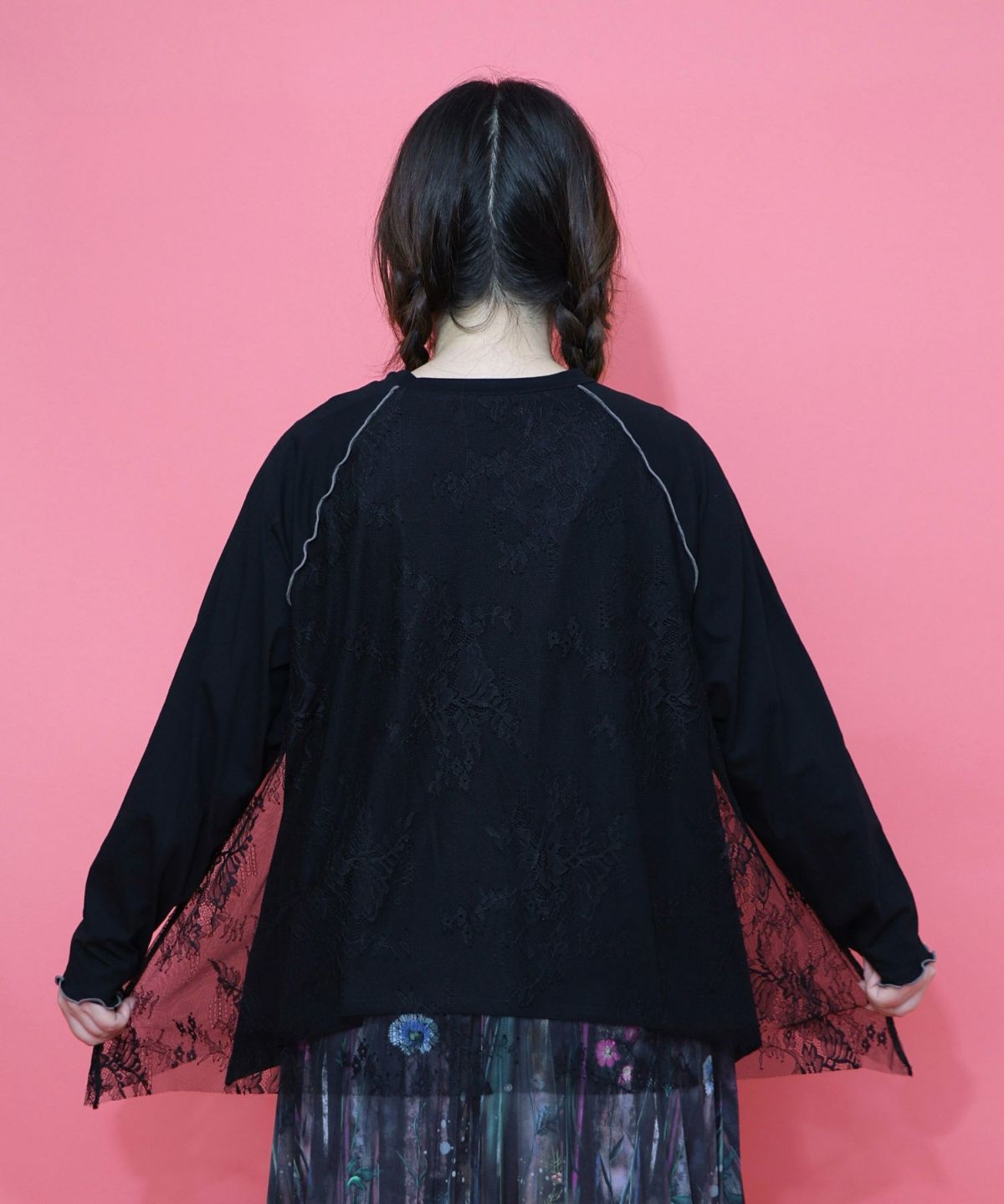 花とメリーゴーランド柄レース重ねロンT-4