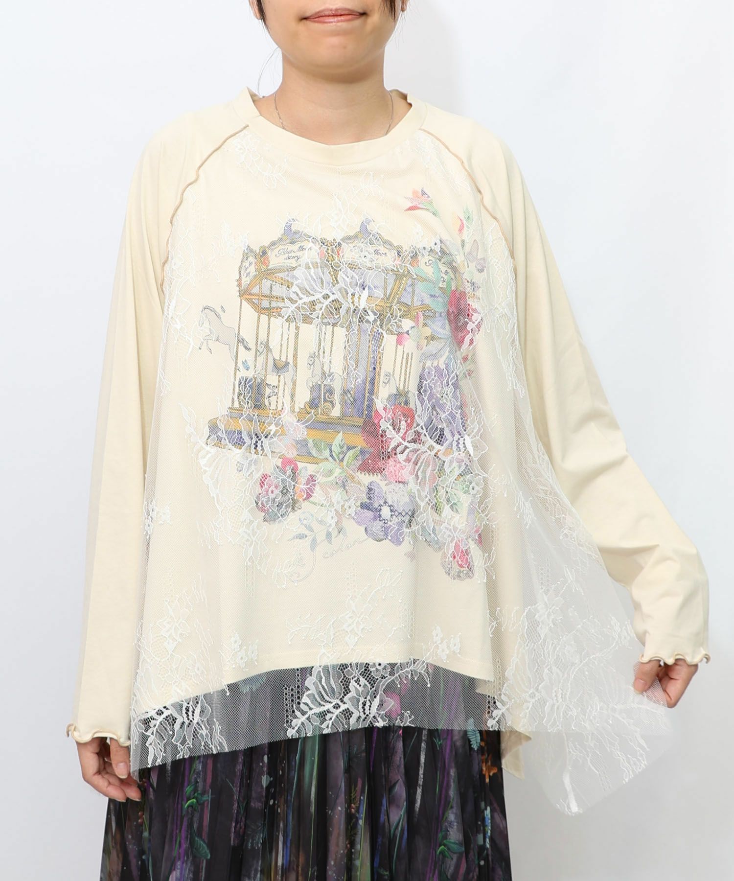 花とメリーゴーランド柄レース重ねロンT-7