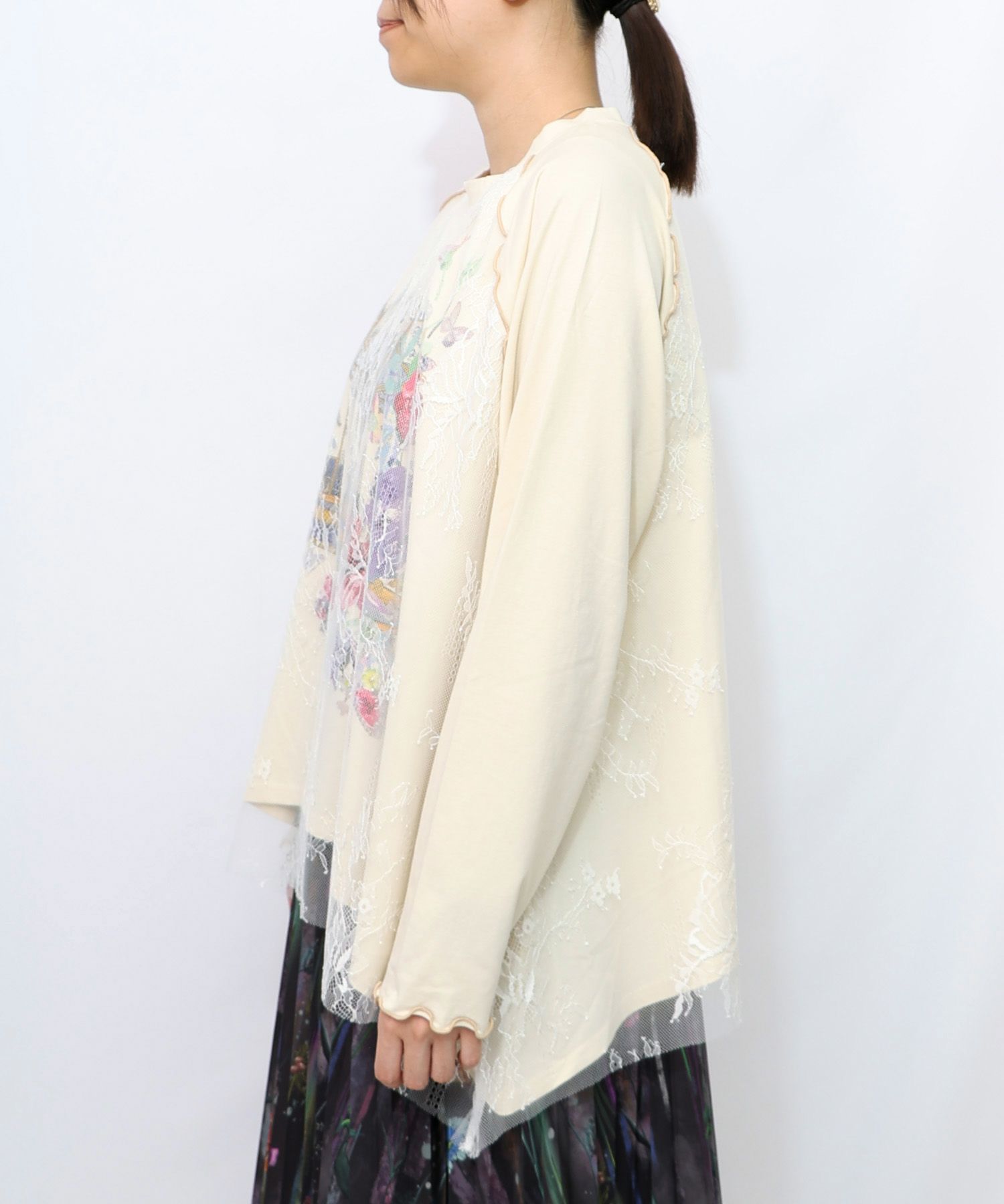 花とメリーゴーランド柄レース重ねロンT-8