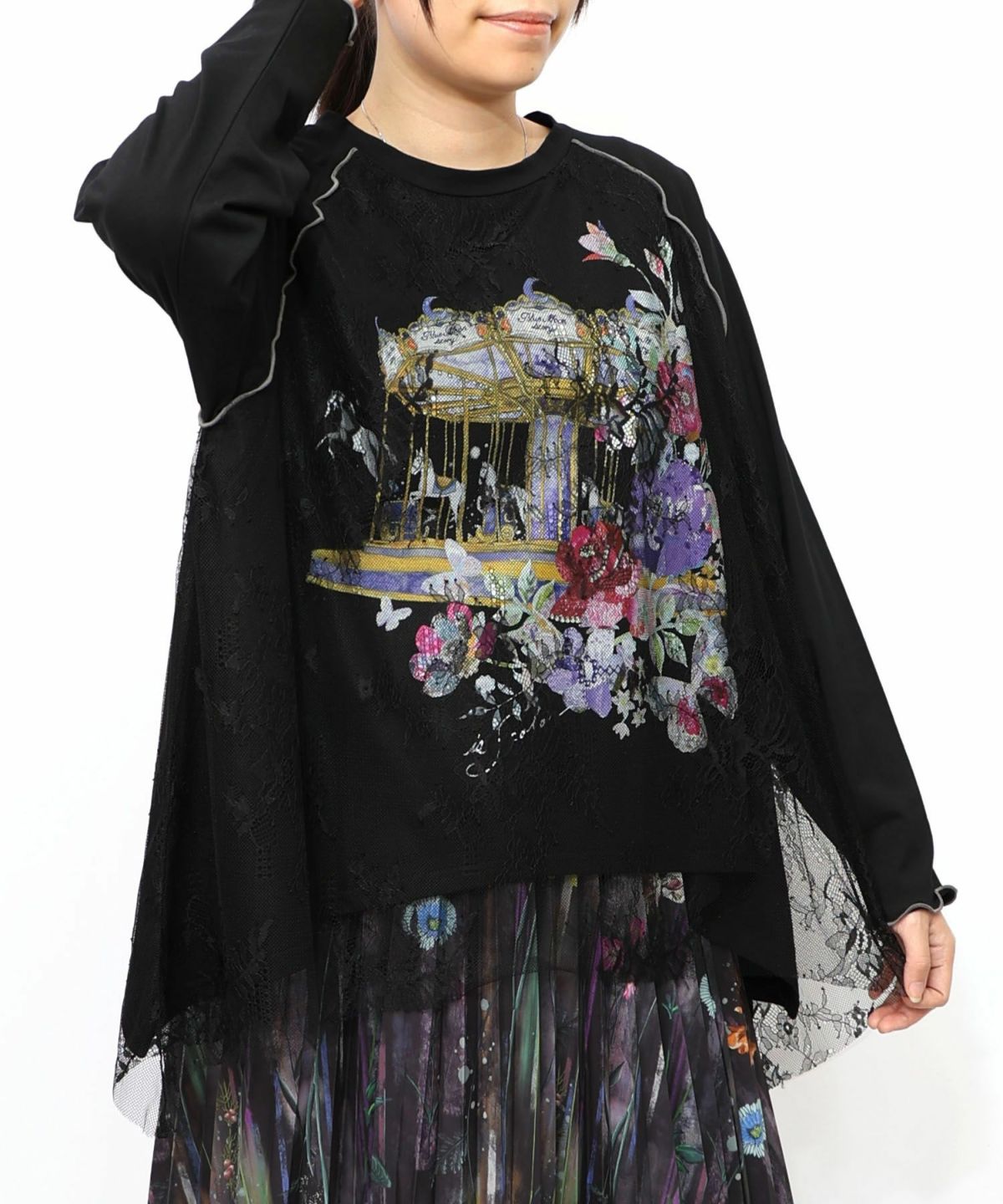 花とメリーゴーランド柄レース重ねロンT-11