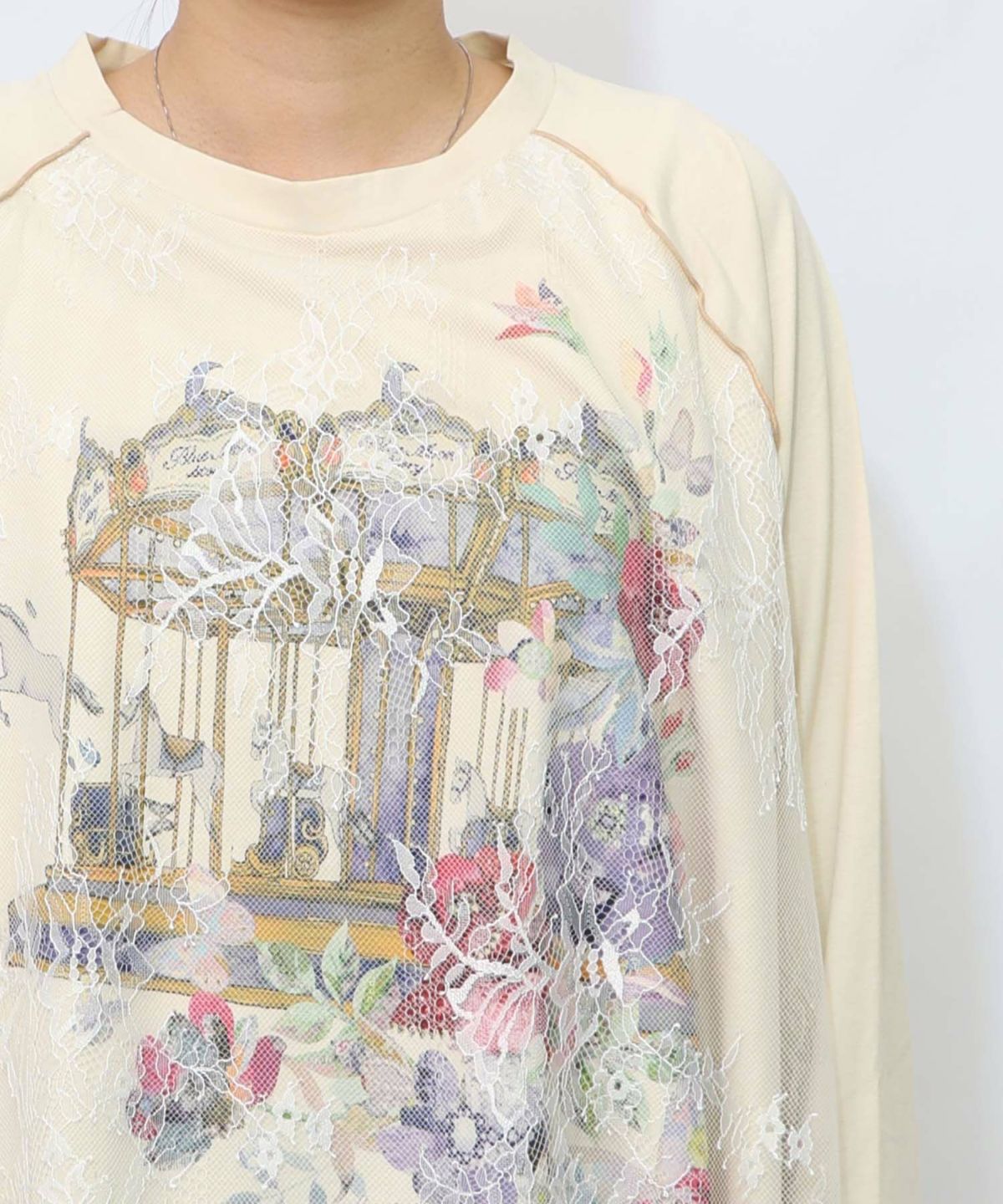 花とメリーゴーランド柄レース重ねロンT-16