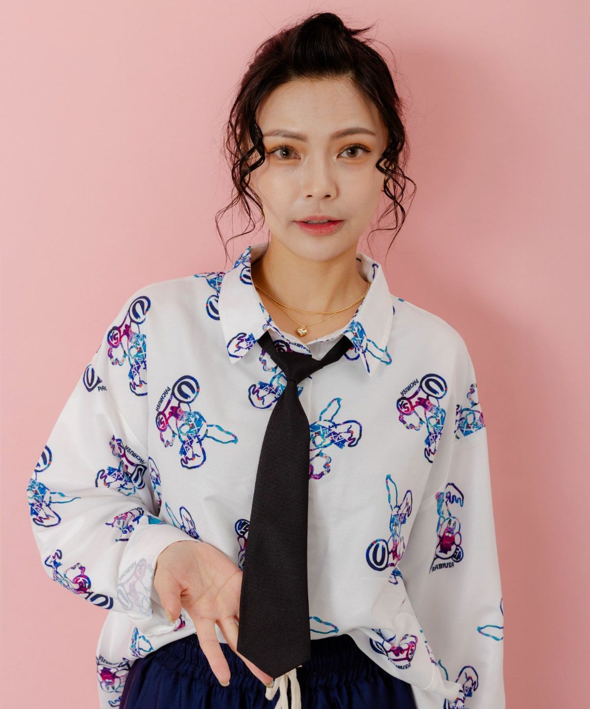 パチうさ×ラビル柄 ネクタイ付きシャツ-6