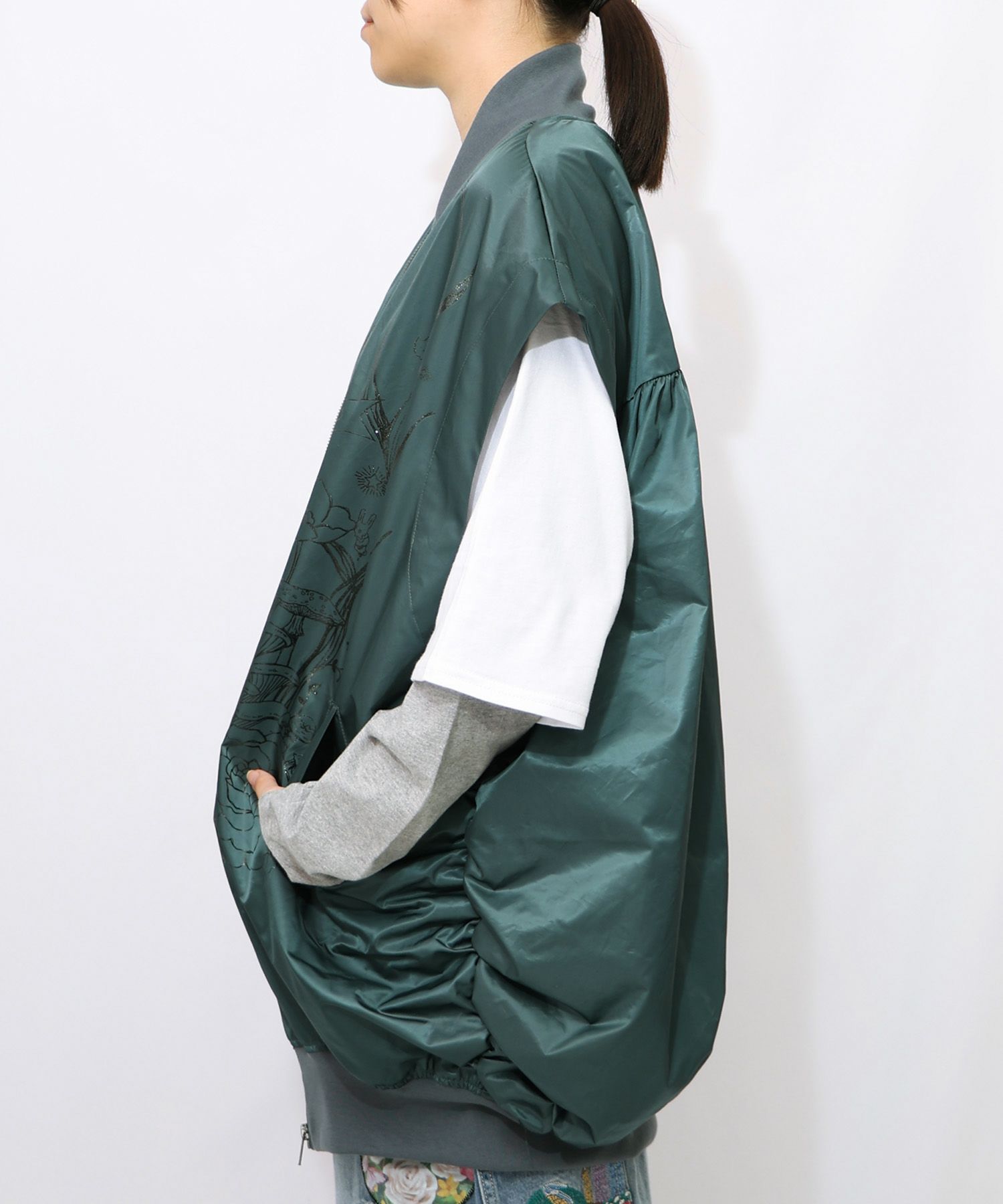 メルヘン柄ラメプリントベスト-18