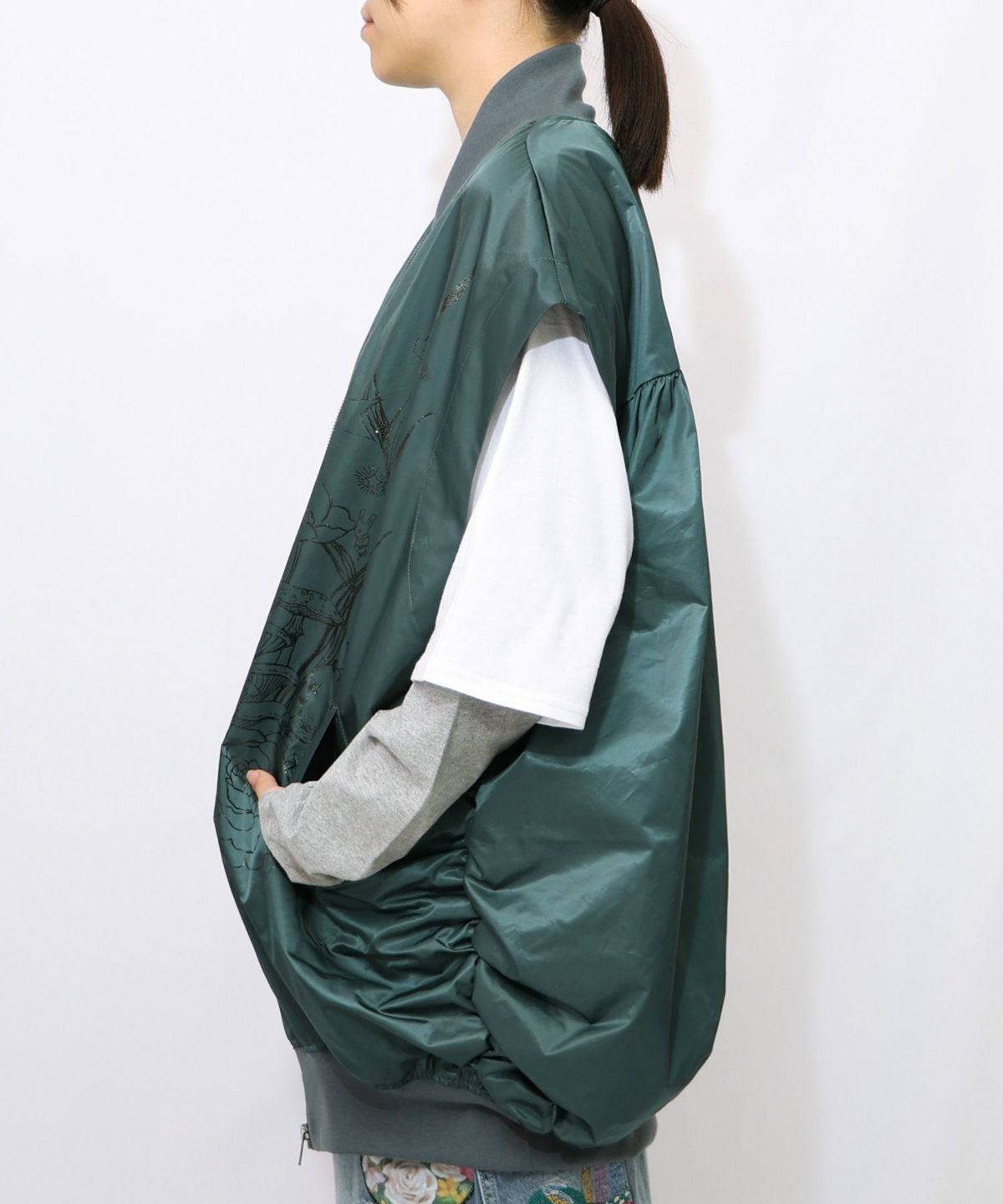 メルヘン柄ラメプリントベスト-18