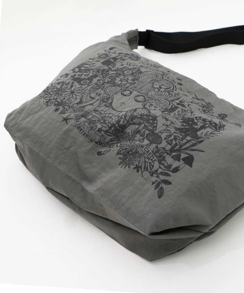 シワ加工スカラーちゃん柄ショルダーバッグ-13