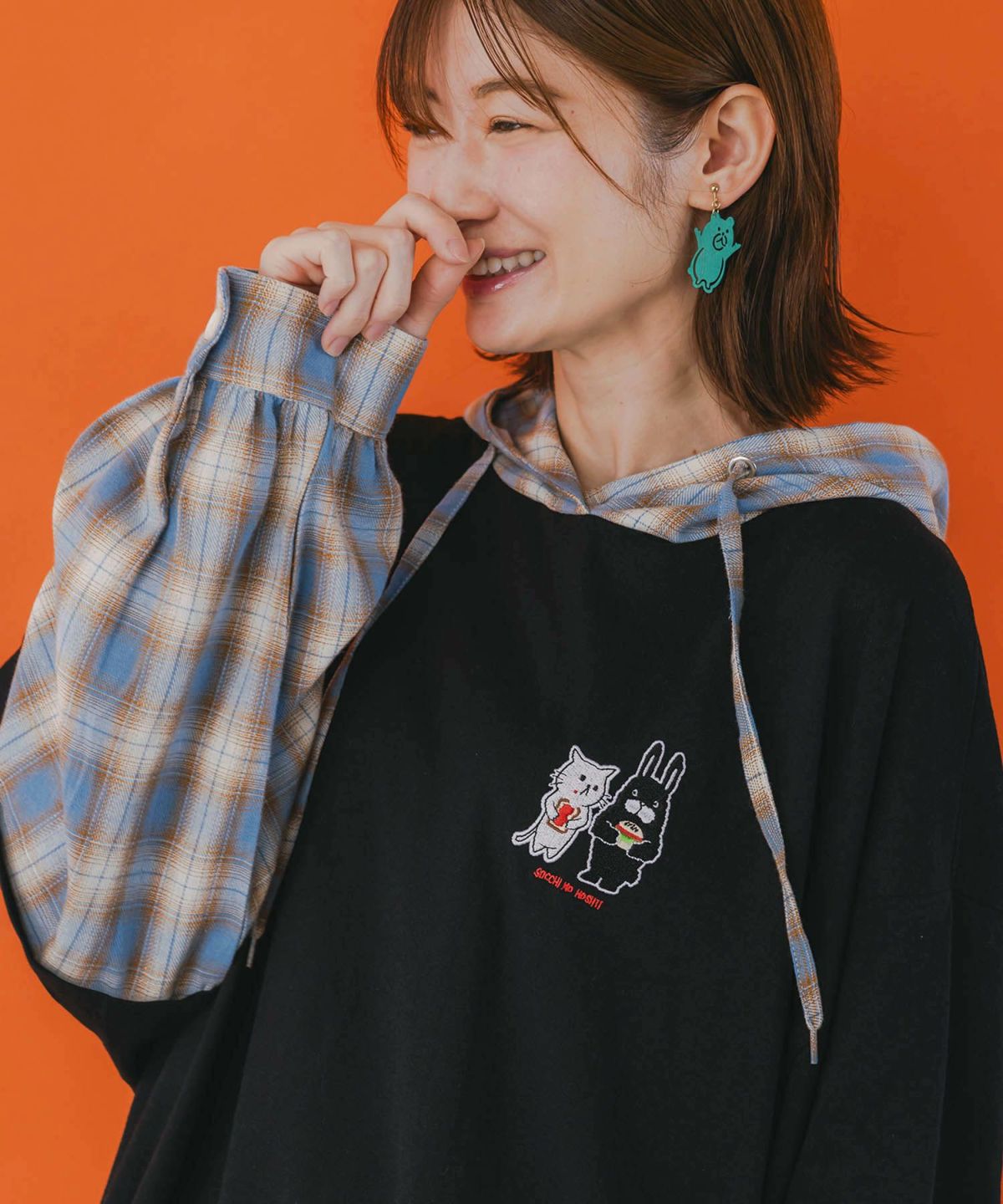 ネコとラビルのチェック柄切替フーデッドプルオーバー-7