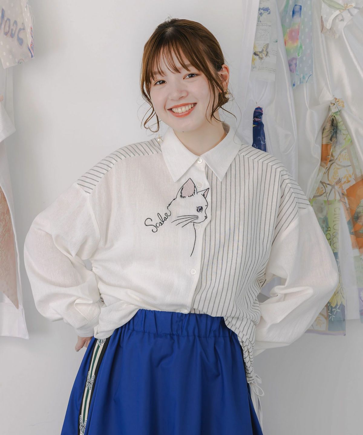 ネコの横顔刺繍 ストライプ切替シャツ-1