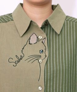 153655：ネコの横顔刺繍 ストライプ切替シャツの通販-ScoLar