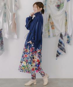 153640：花柄に隠れ黒ネコ柄 ハーフジップジャージワンピースの通販-ScoLar