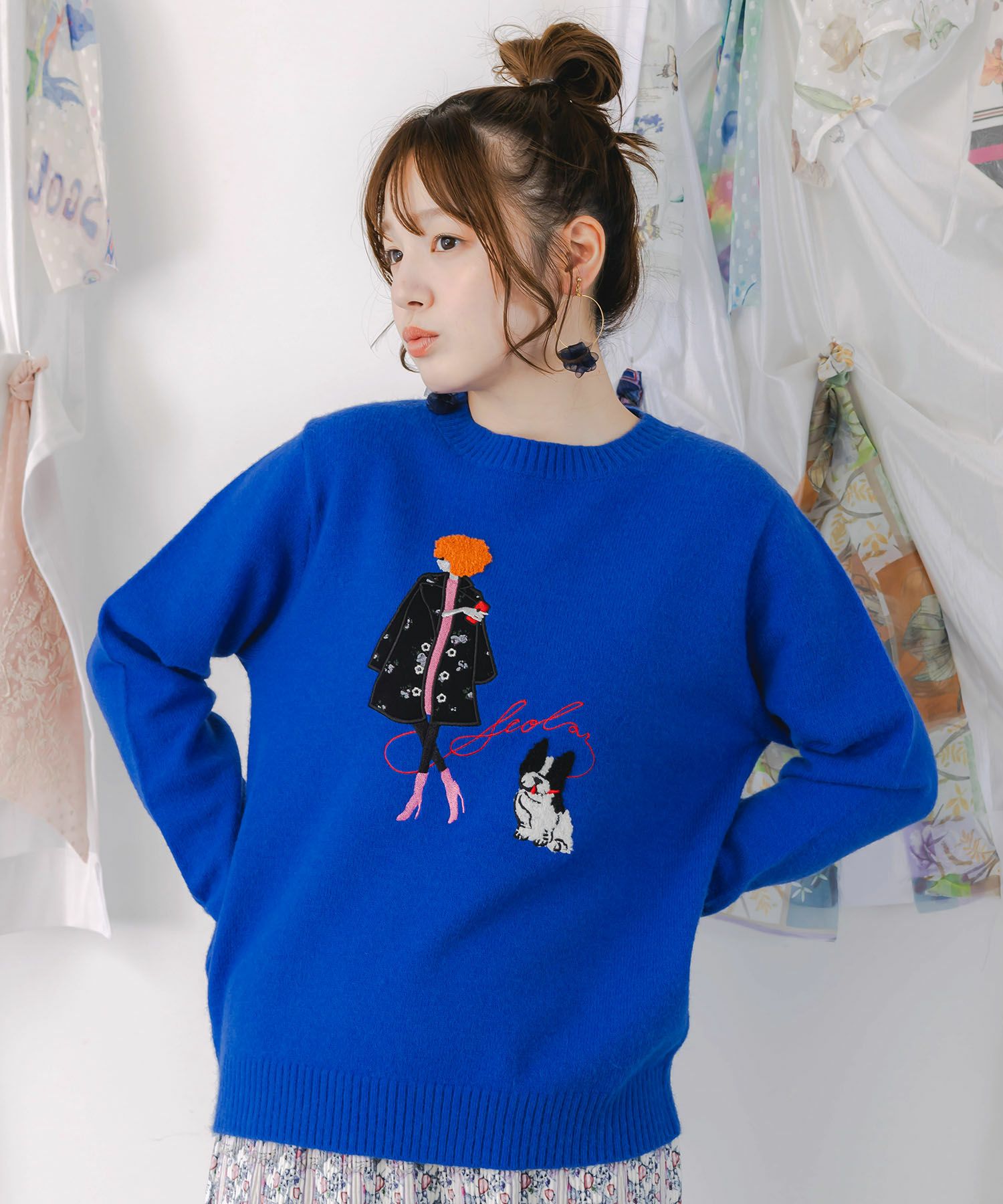 女の子とワンちゃん刺繍アップリケ ニットプルオーバー-1