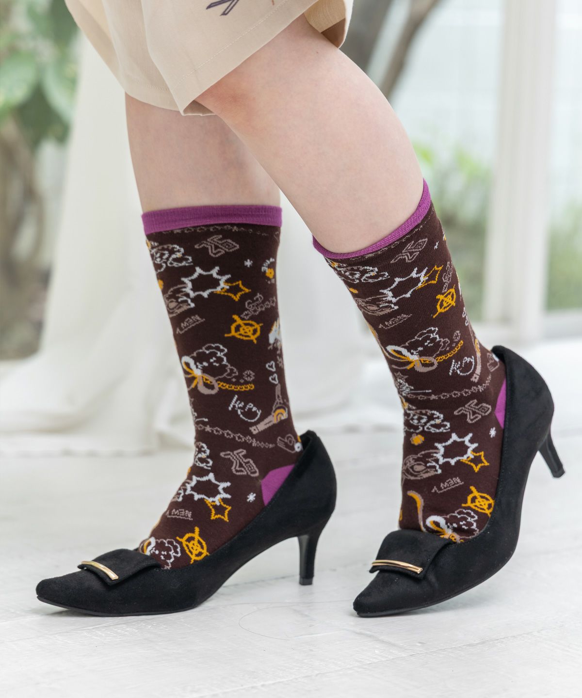 スカラーウサギと犬柄ソックス-1