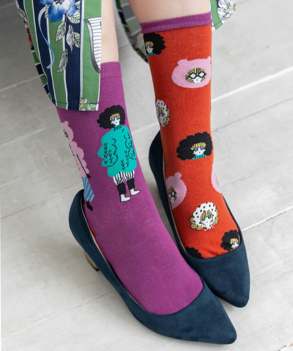 スカラーちゃん左右異柄ソックス-1