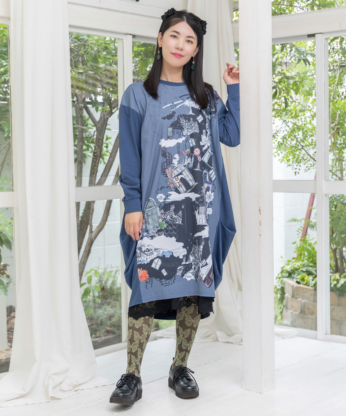 不思議な街柄タック入りワンピース-7