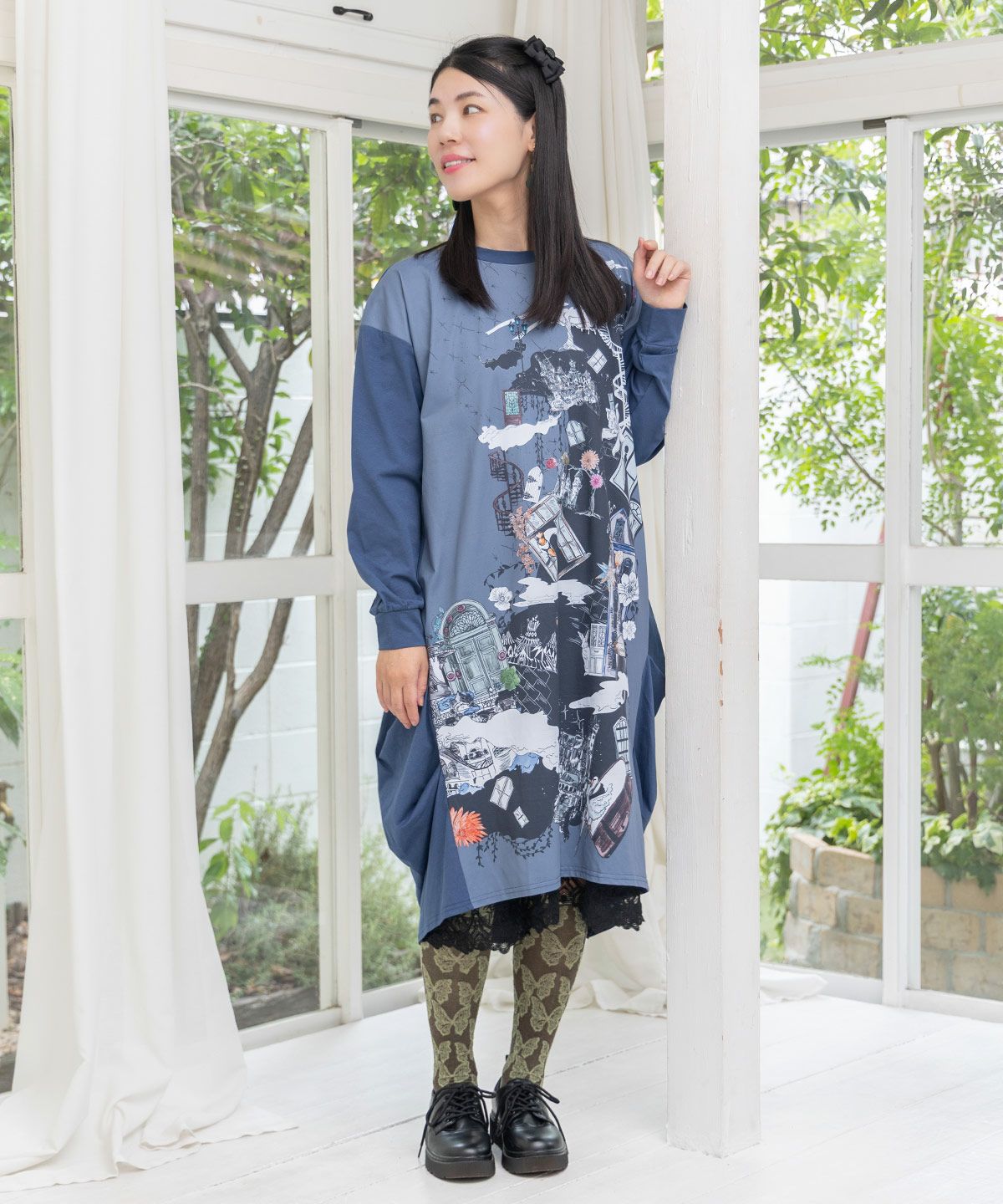 不思議な街柄タック入りワンピース-8