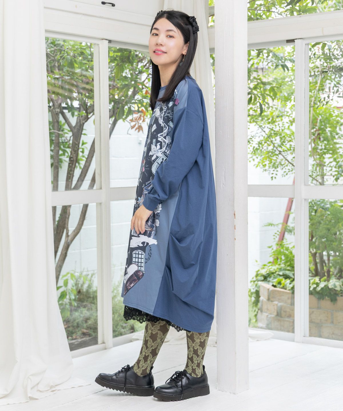 不思議な街柄タック入りワンピース-9