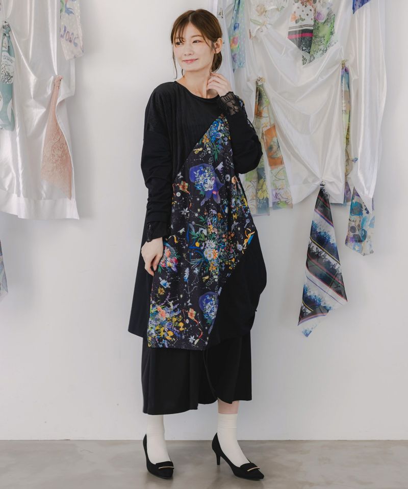 ネコと花の天の川柄 ドロストワンピース-1