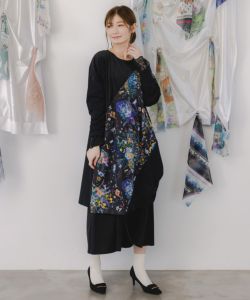 553238：ネコと花の天の川柄 ドロストワンピースの通販-ScoLar