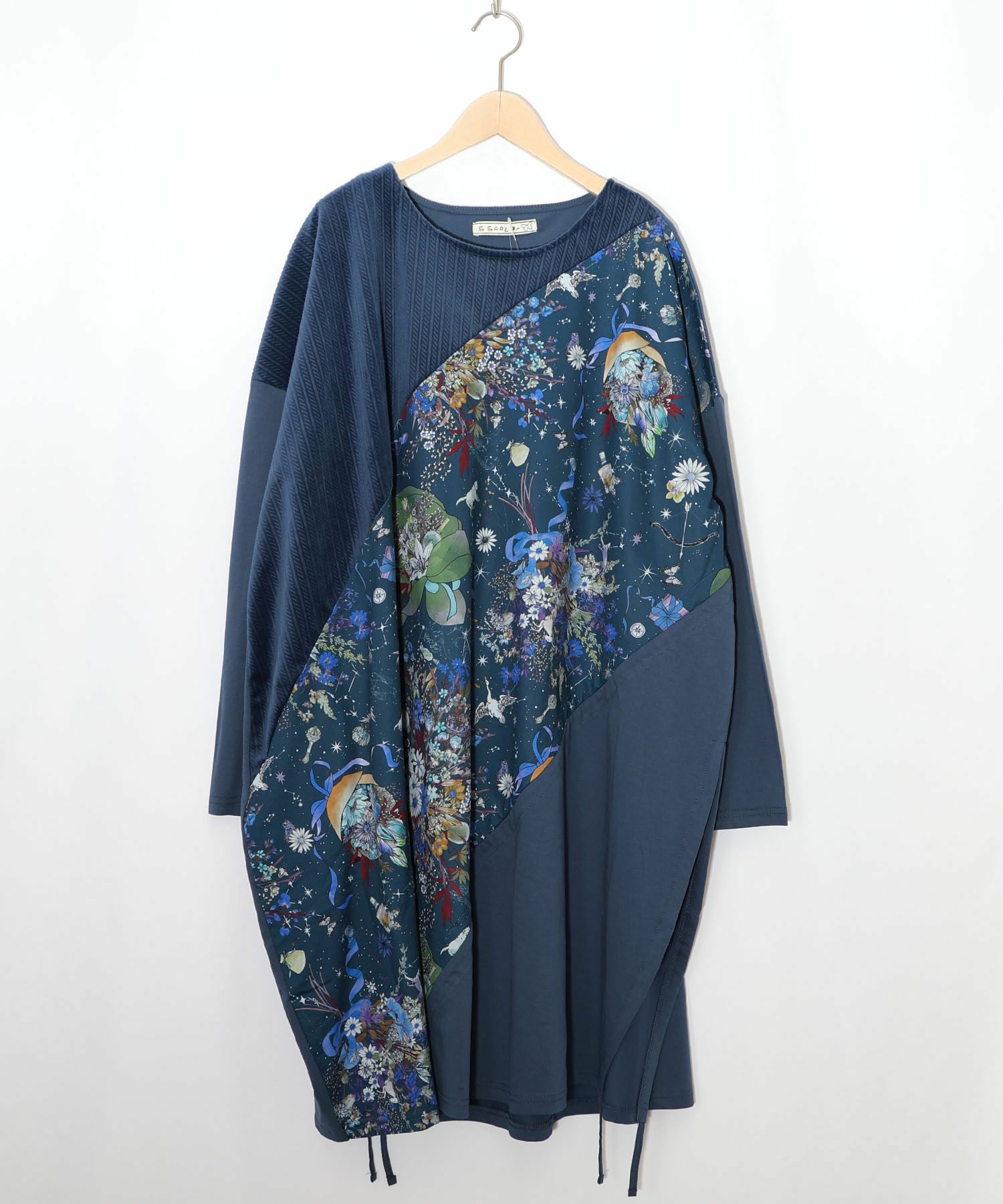 ネコと花の天の川柄 ドロストワンピース-9