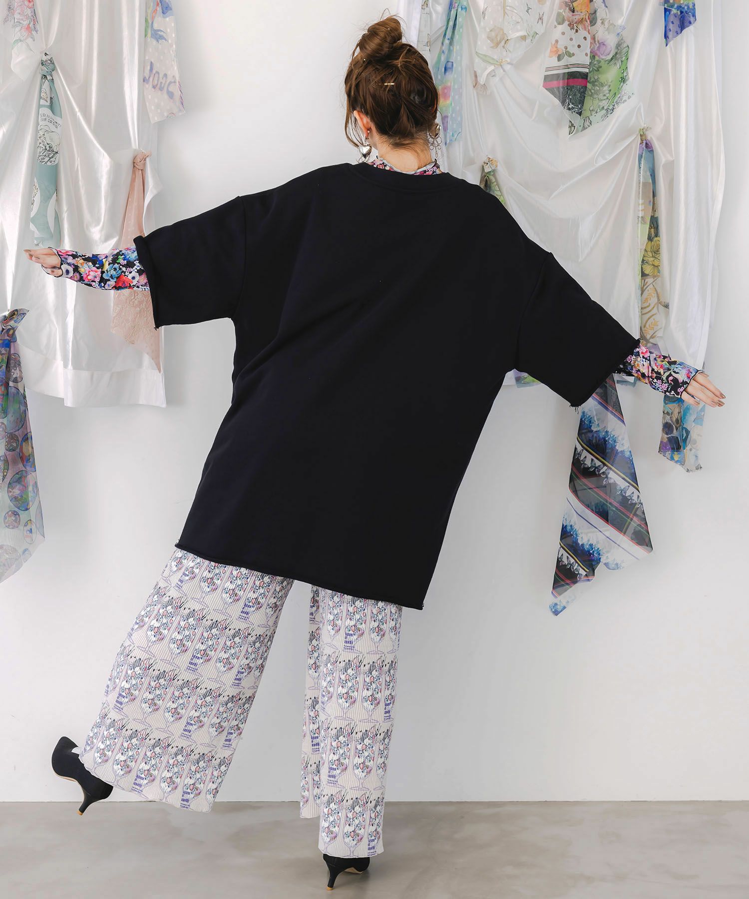 153660：コラージュ柄 レース貼り付け裏毛チュニックの通販-ScoLar