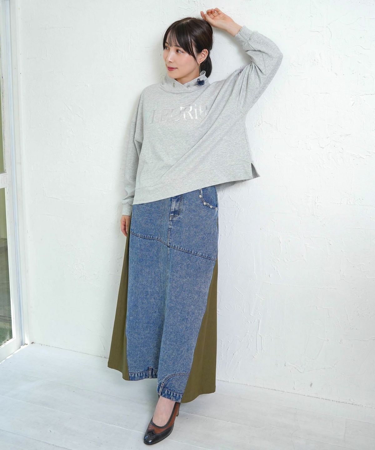 チュールフリル付きフード風プルオーバー-3