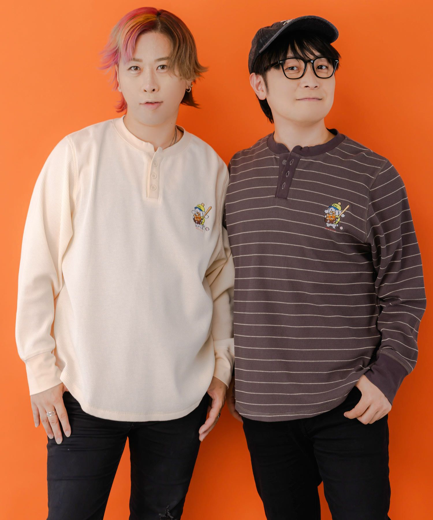 ワッフル頬張り中のシロプーのワッフルロンT-1