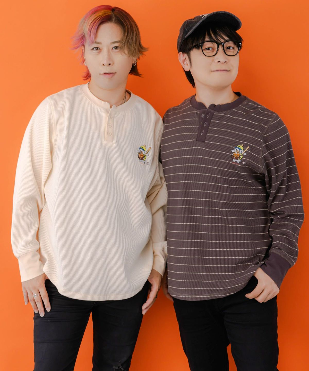 ワッフル頬張り中のシロプーのワッフルロンT-1