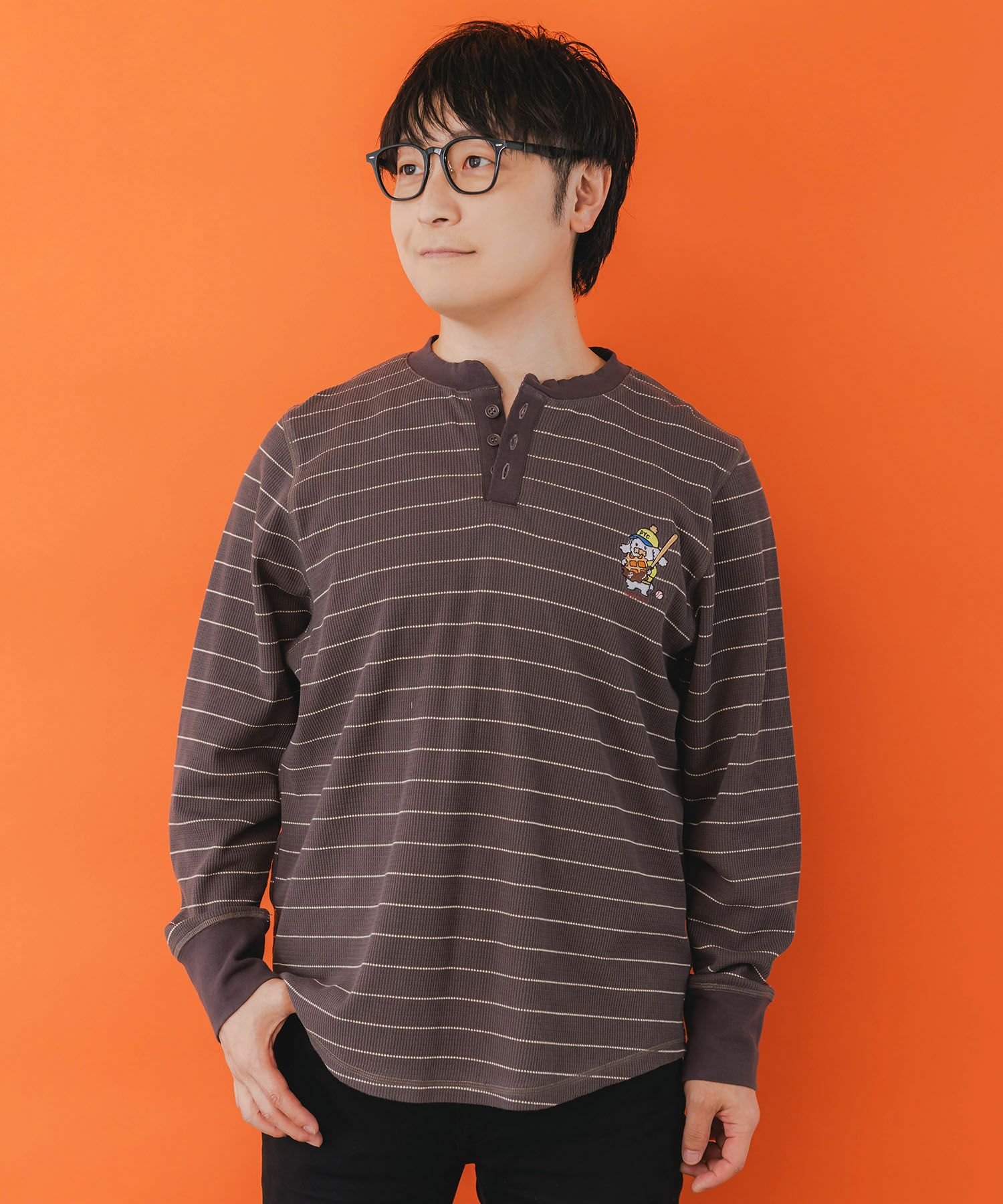 ワッフル頬張り中のシロプーのワッフルロンT-2