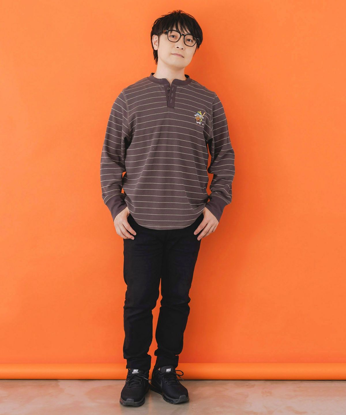 ワッフル頬張り中のシロプーのワッフルロンT-3