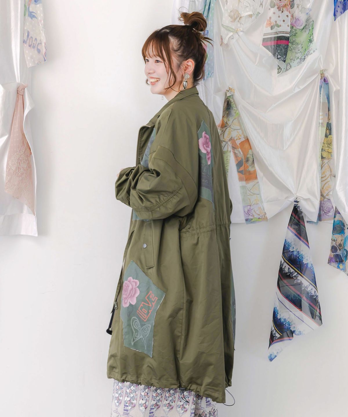 花のアップリケロングブルゾン-4