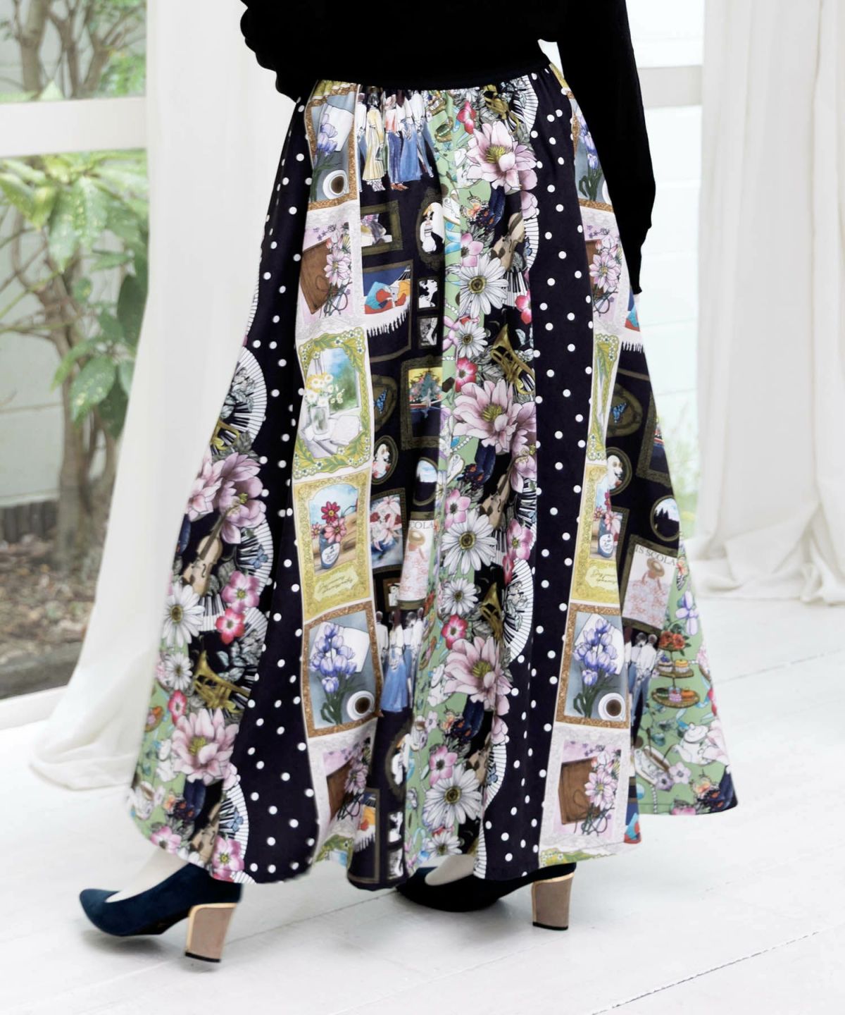 芸術と音楽と花のコラージュ柄フレアスカート-4
