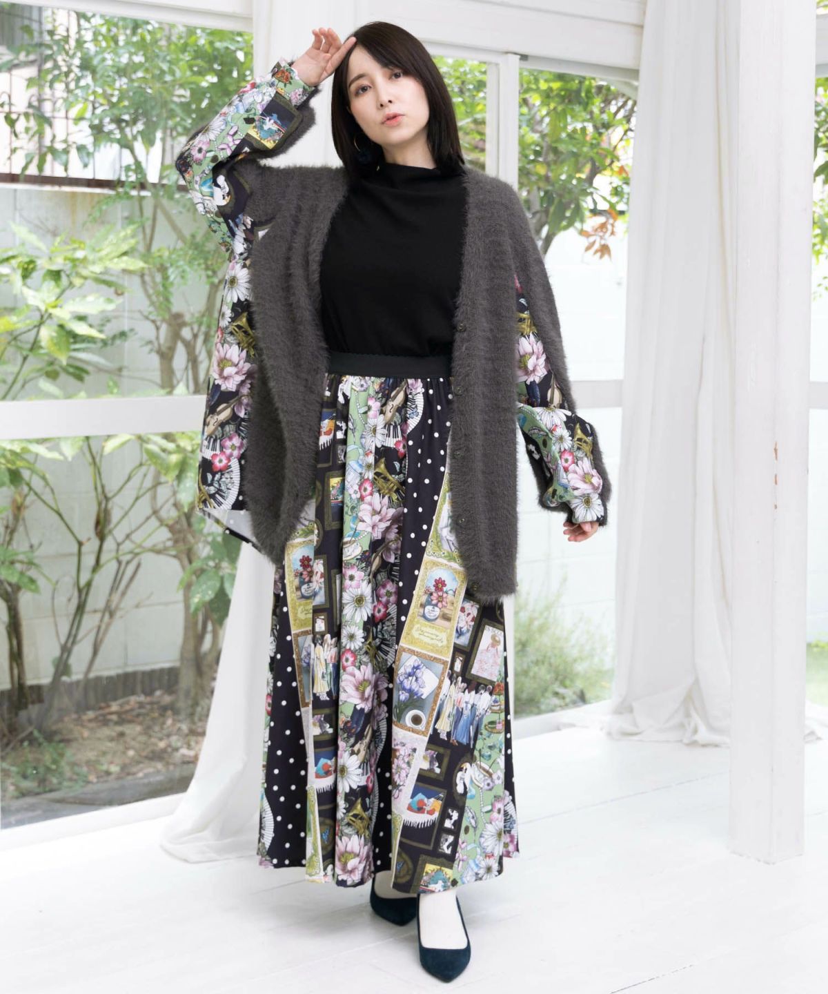 芸術と音楽と花のコラージュ柄ロングカーディガン-3