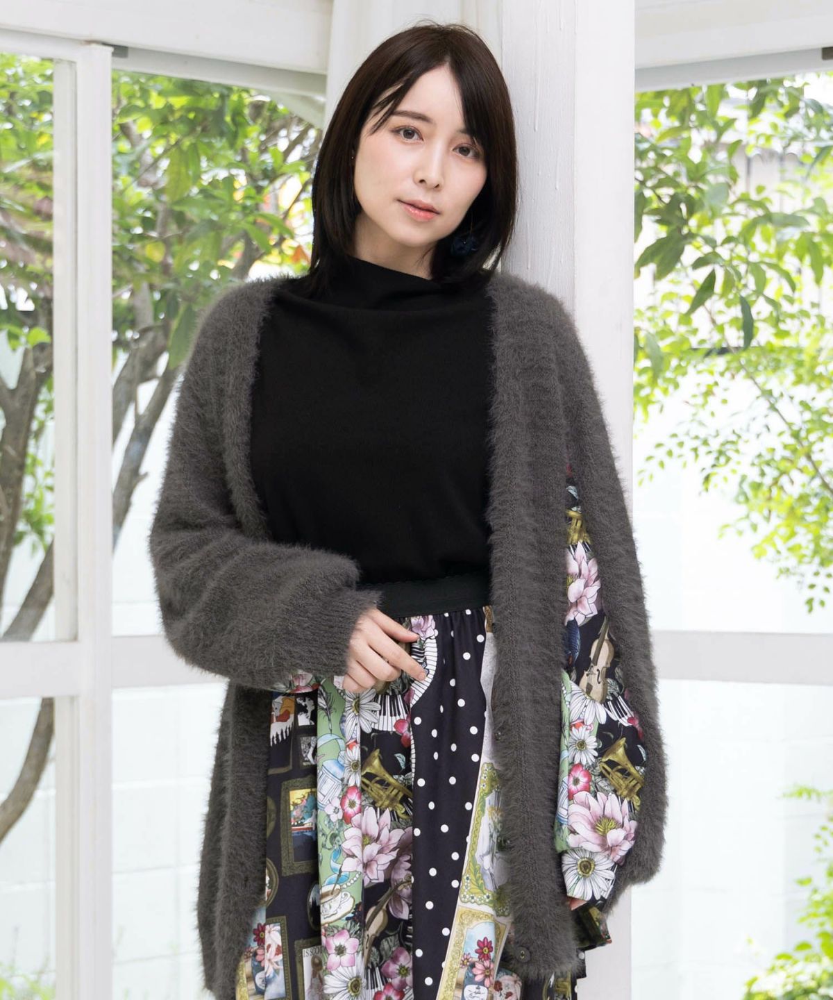 芸術と音楽と花のコラージュ柄ロングカーディガン-4