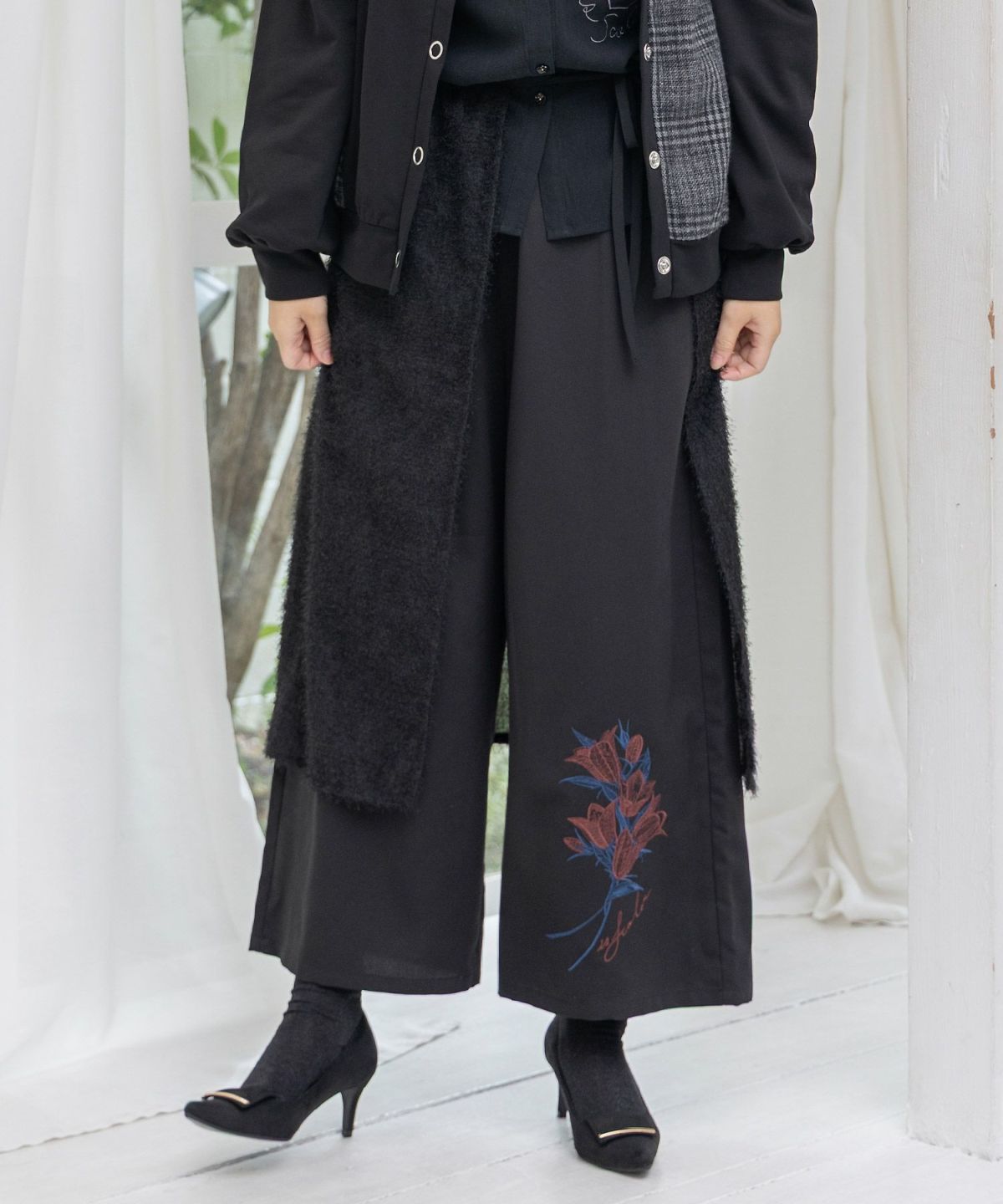 フリンジシフォン巻きスカート付き花刺繍パンツ-2