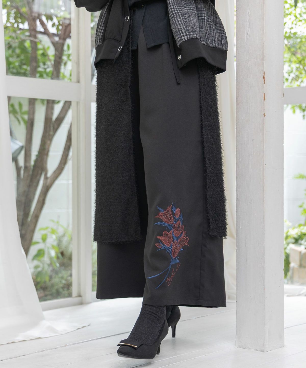 フリンジシフォン巻きスカート付き花刺繍パンツ-7