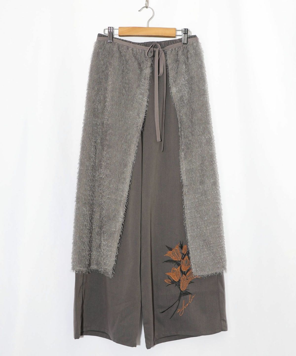 フリンジシフォン巻きスカート付き花刺繍パンツ-11