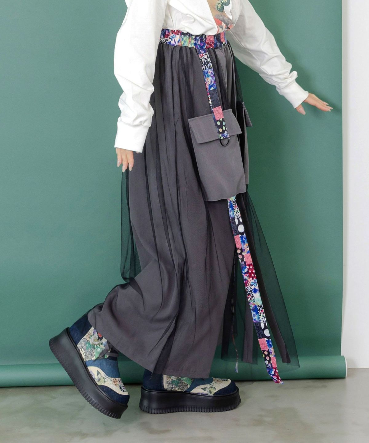 チュールとラインテープのカーゴスカート-4