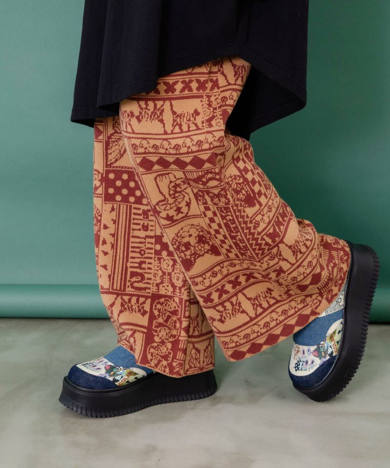 ネコと蝶と植物のエスニック風ニットパンツ-4