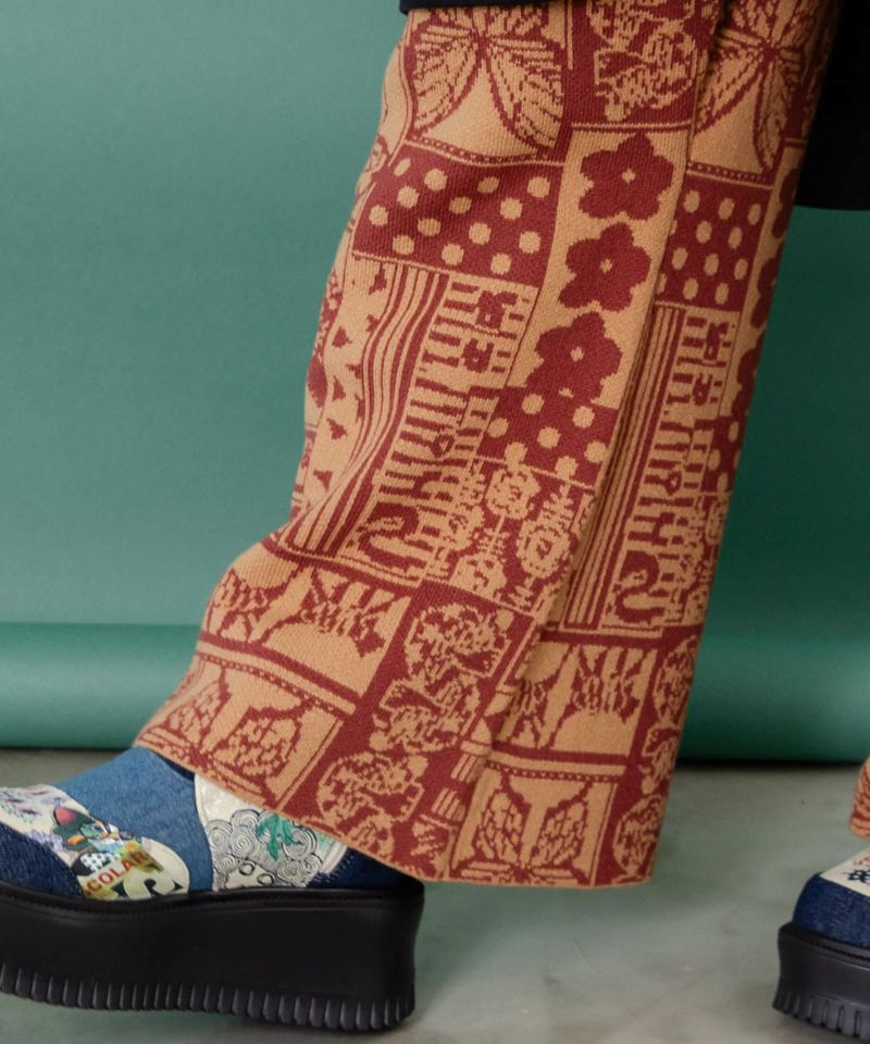 ネコと蝶と植物のエスニック風ニットパンツ-7