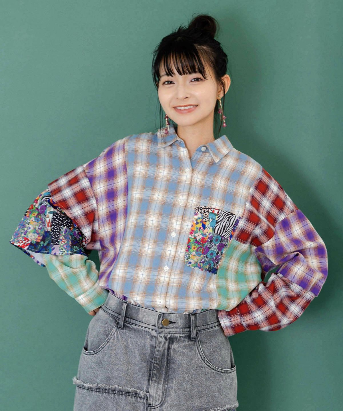 チェックと総柄のアシメパッチワークシャツ-3