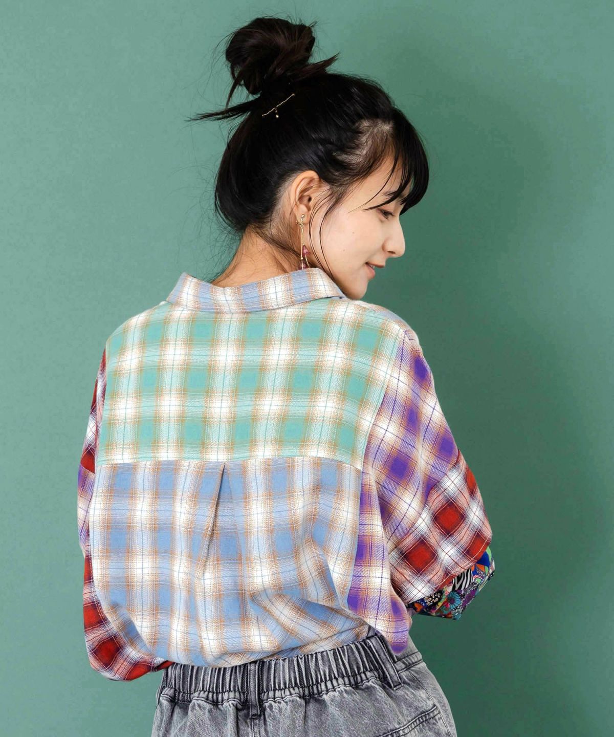 チェックと総柄のアシメパッチワークシャツ-5