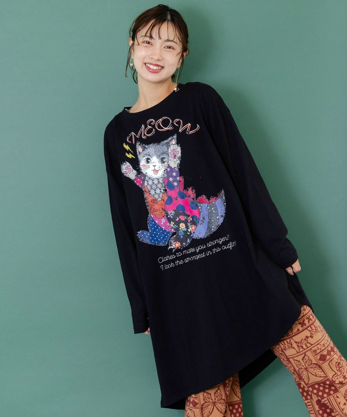 威嚇する人畜無害猫怪獣柄プルオーバー-3