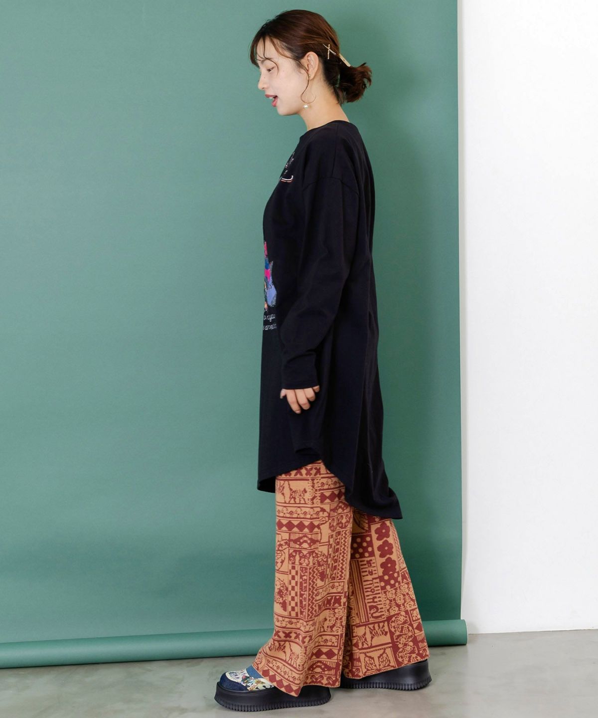 威嚇する人畜無害猫怪獣柄プルオーバー-4