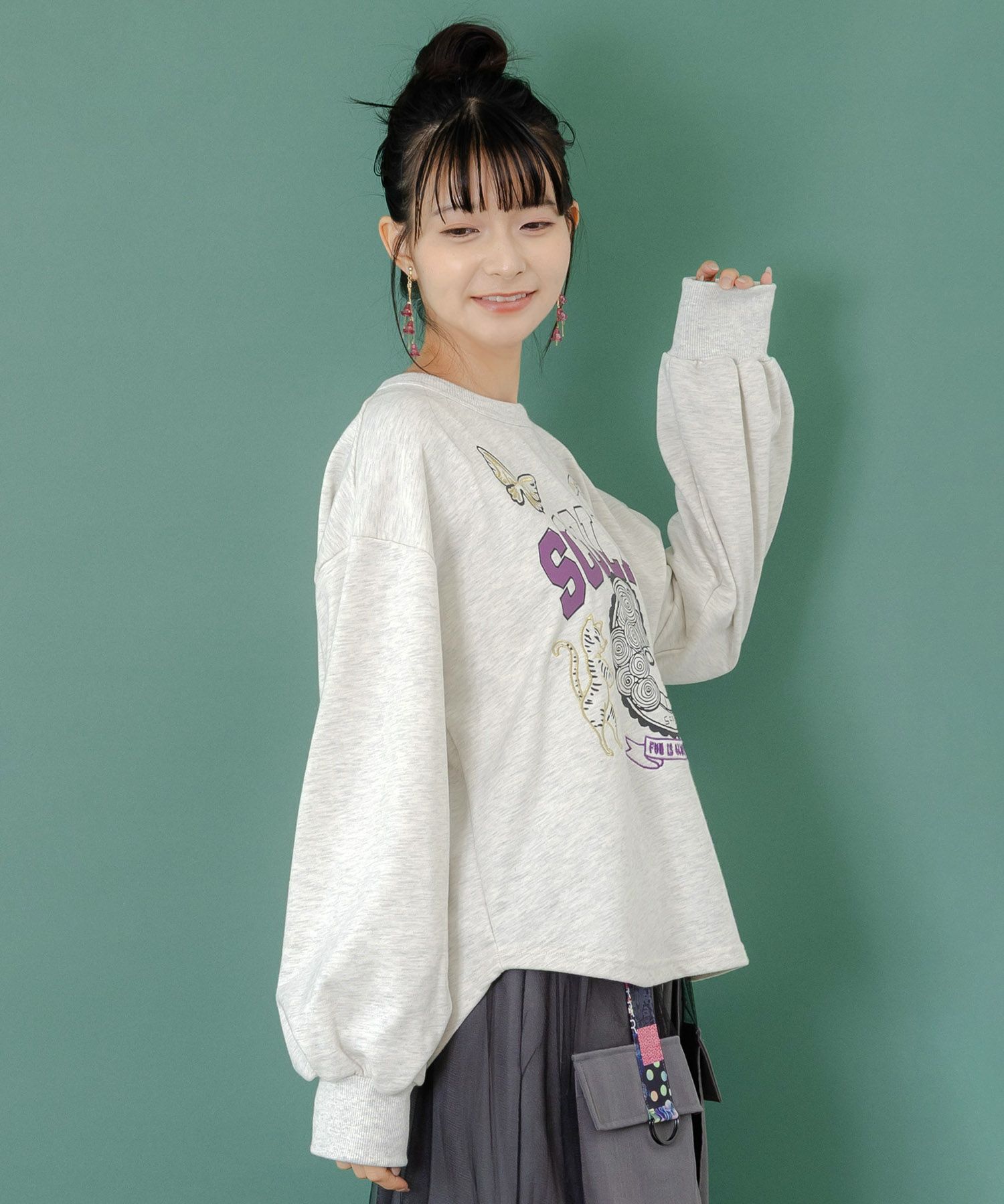 スカラーちゃん×トラ×蝶刺繍 ミニ裏毛プルオーバー-4