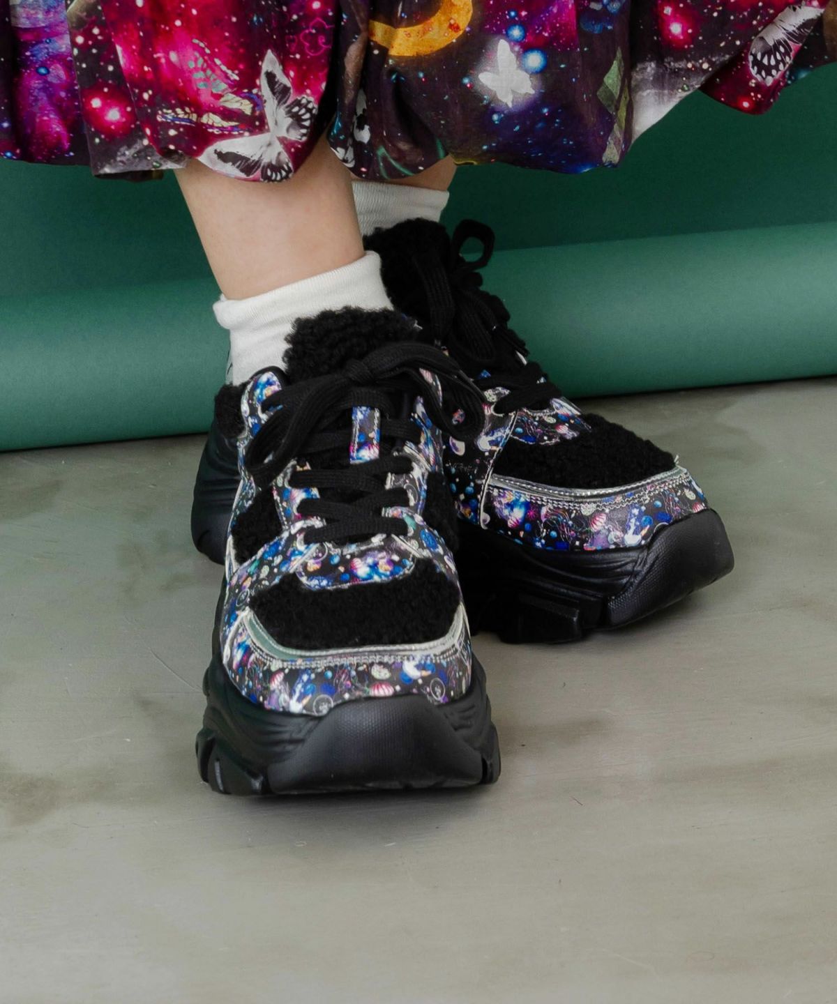 宇宙クラゲ柄もこもこ厚底スニーカー-3