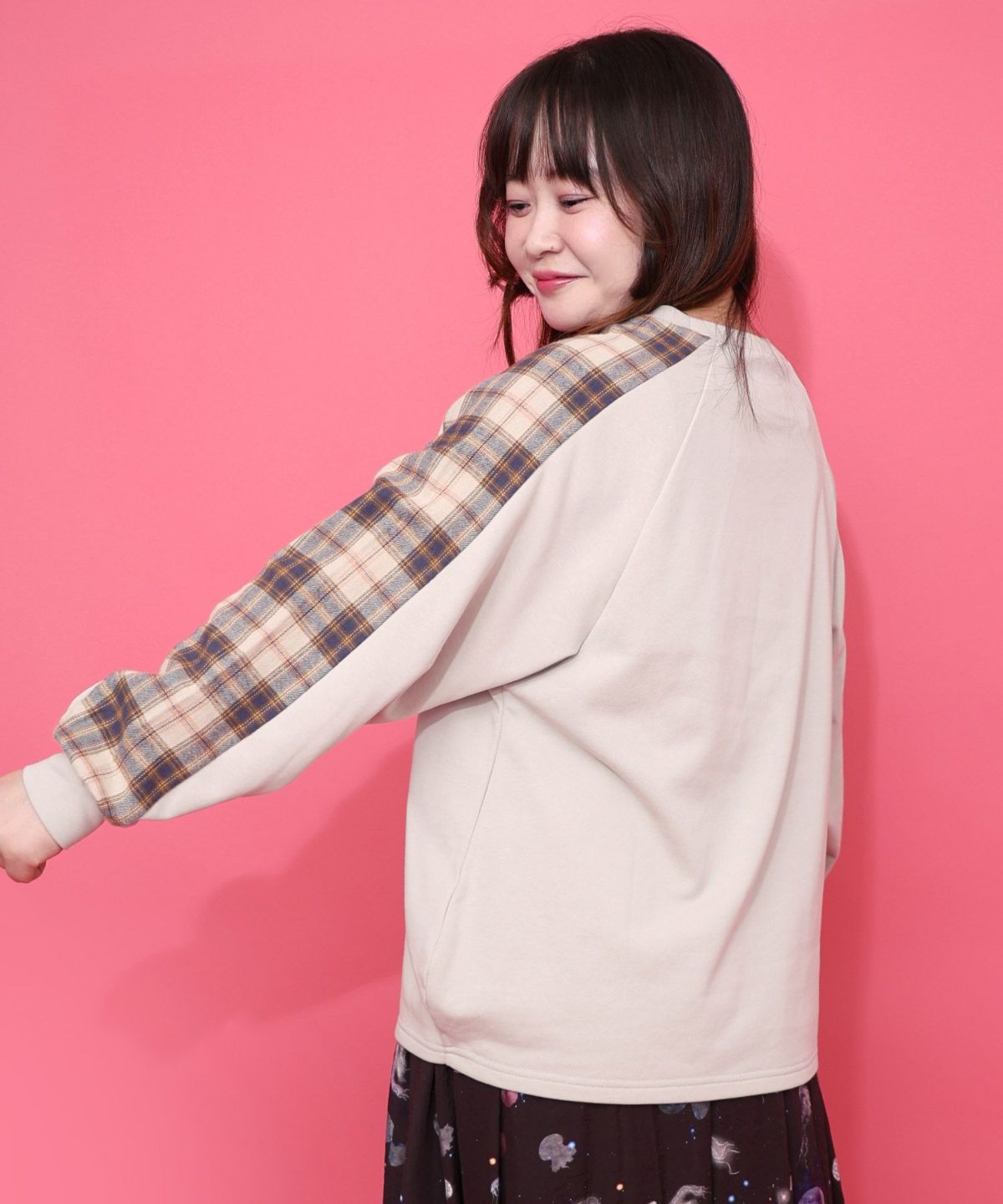 ネコ怪獣とチェック柄 切替裏毛プルオーバー-3