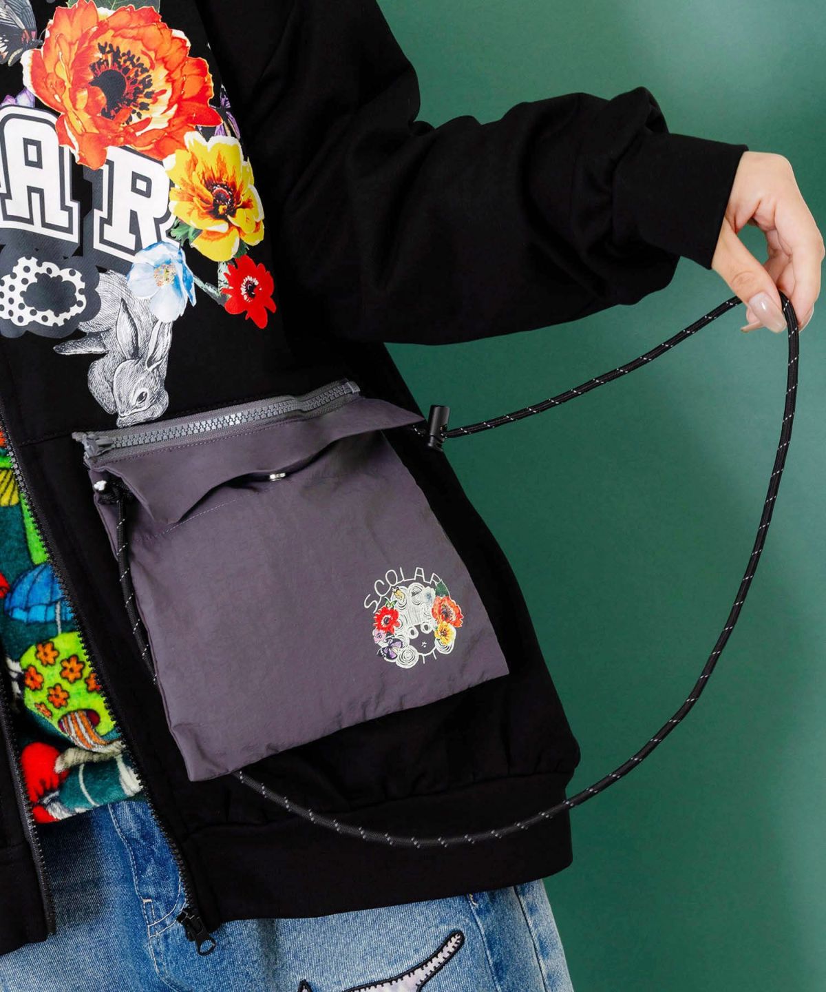 取り外し可能サコッシュ付き 花×ロゴパーカー-8