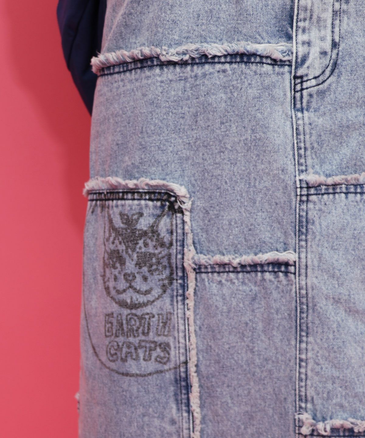 花ネコのアシメフリンジ アップリケデニムスカート-16