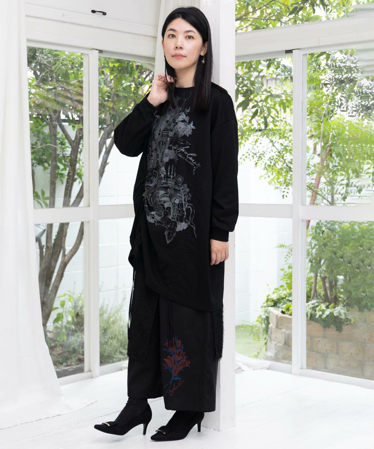 ツリーハウス柄裏毛×裾ドロストワンピース-2