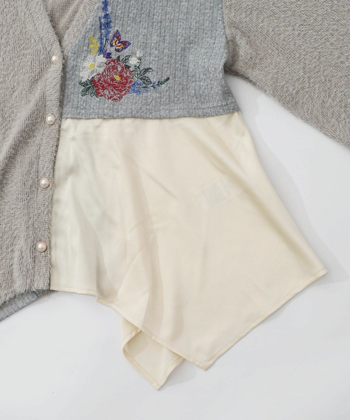 3素材ミックス花×蝶刺繍カーディガン-15